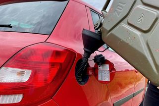 Proč je vlastně najednou nafta o tolik dražší než benzín? - Garáž.cz